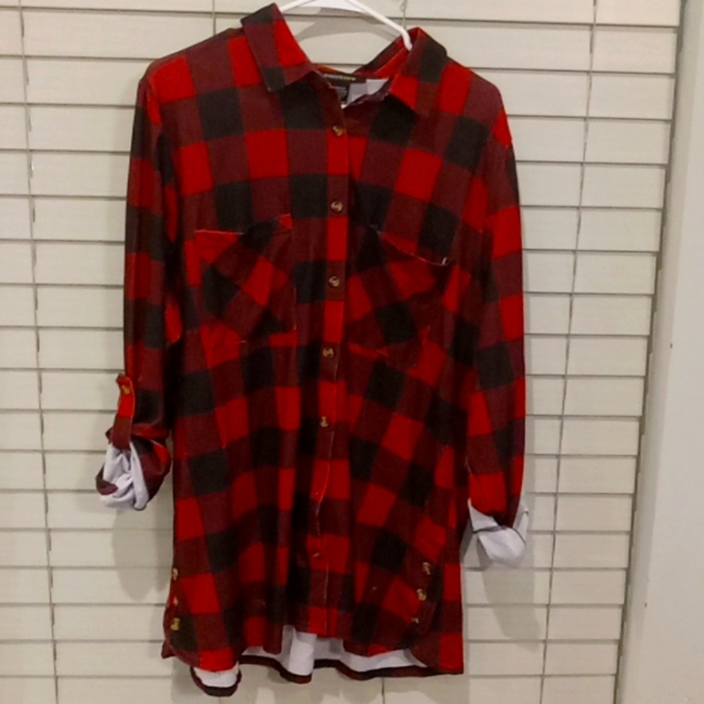 Robert Louis Red and blk plaid blouse,xx large womans.never worn.Make it yours!!